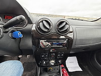 Dacia duster 1.6i 4x2 laureate, 2011 - afbeelding 3 van  35