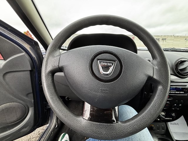 Dacia duster 1.6i 4x2 laureate, 2011 - afbeelding 6 van  35