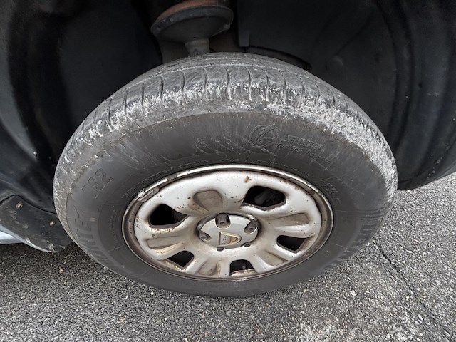 Dacia duster 1.6i 4x2 laureate, 2011 - afbeelding 15 van  35