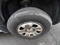 Dacia duster 1.6i 4x2 laureate, 2011 - afbeelding 15 van  35