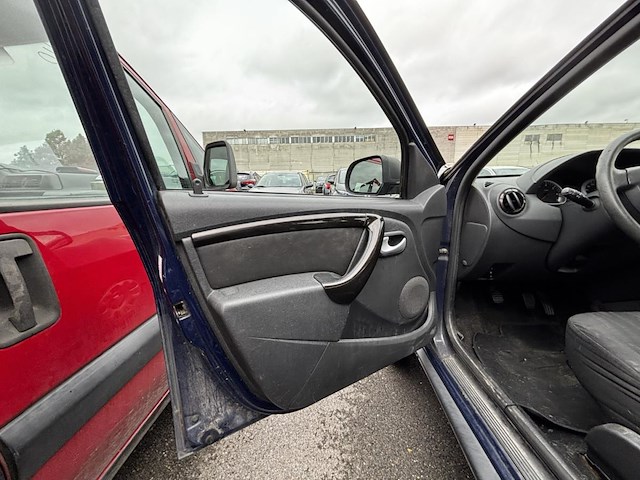 Dacia duster 1.6i 4x2 laureate, 2011 - afbeelding 33 van  35