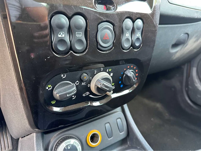 Dacia duster 4wd 2011 benzine - afbeelding 25 van  40
