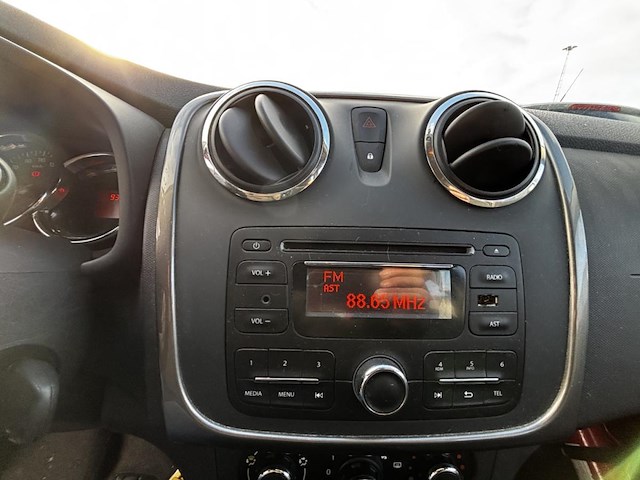 Dacia logan mcv 1.2i laureate, 2015 - afbeelding 2 van  35