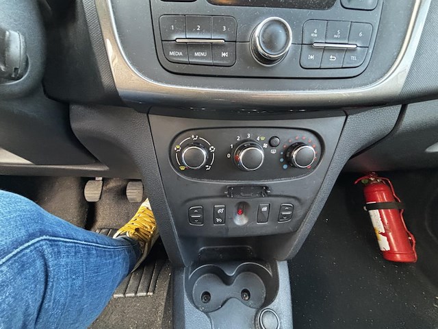 Dacia logan mcv 1.2i laureate, 2015 - afbeelding 3 van  35