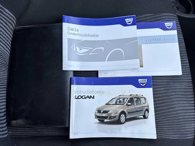Dacia logan mcv 1.4 lauréate car 2010 | 45-kzg-1 - afbeelding 14 van  21