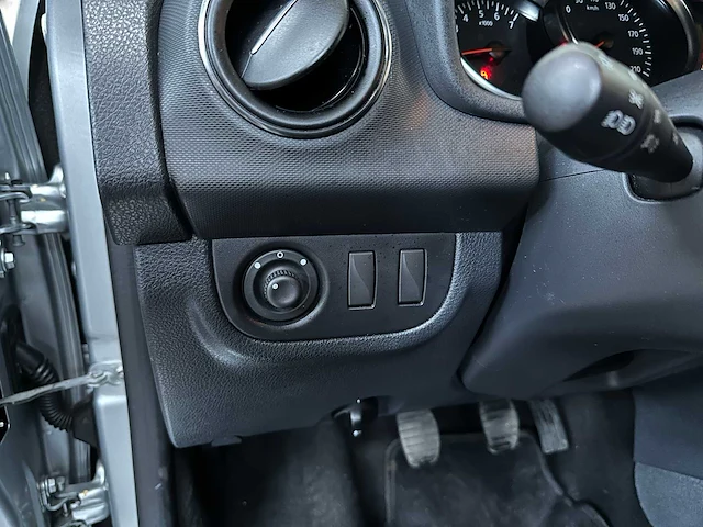 Dacia sandero 0.9 tce laureate 73pk 2019, g-092-lp - afbeelding 13 van  39