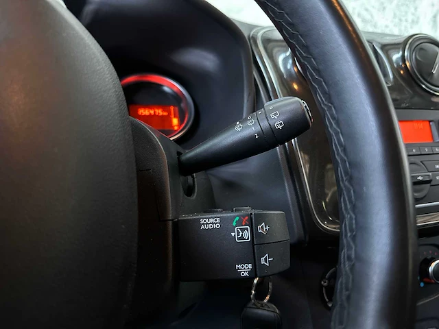 Dacia sandero 0.9 tce laureate 73pk 2019, g-092-lp - afbeelding 17 van  39