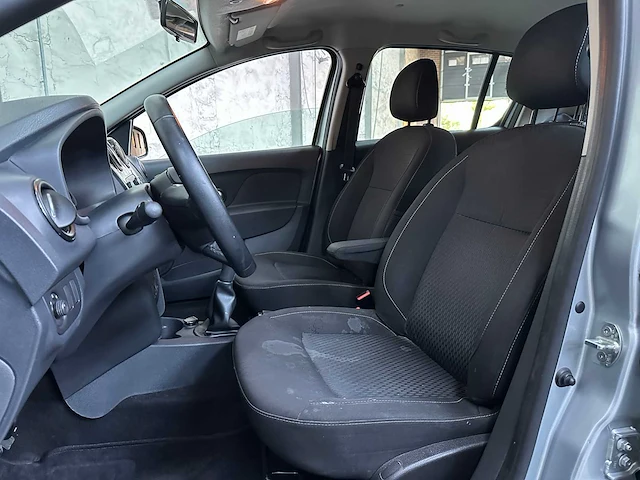 Dacia sandero 0.9 tce laureate 73pk 2019, g-092-lp - afbeelding 24 van  39