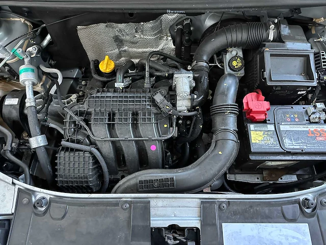 Dacia sandero 0.9 tce laureate 73pk 2019, g-092-lp - afbeelding 32 van  39