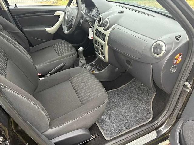 Dacia sandero 1.2 blackline, 87-rgr-2 - afbeelding 5 van  21