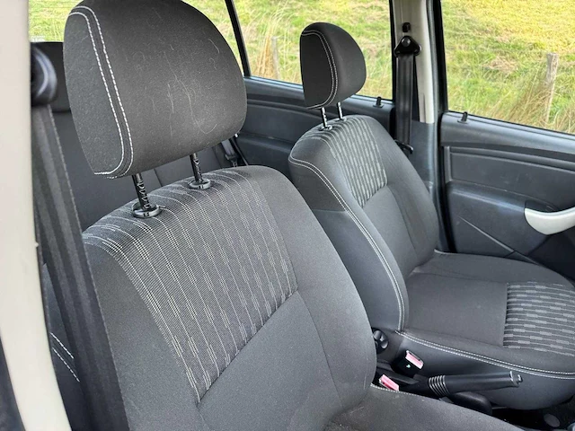 Dacia sandero 1.2 blackline airco lage km stand 58-sjr-7 - afbeelding 2 van  18