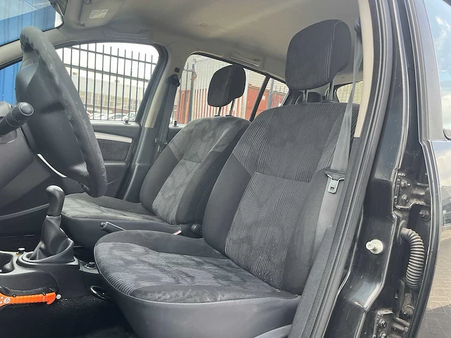 Dacia sandero 1.2 lauréate 2010 | 46-lxg-2 - afbeelding 2 van  22
