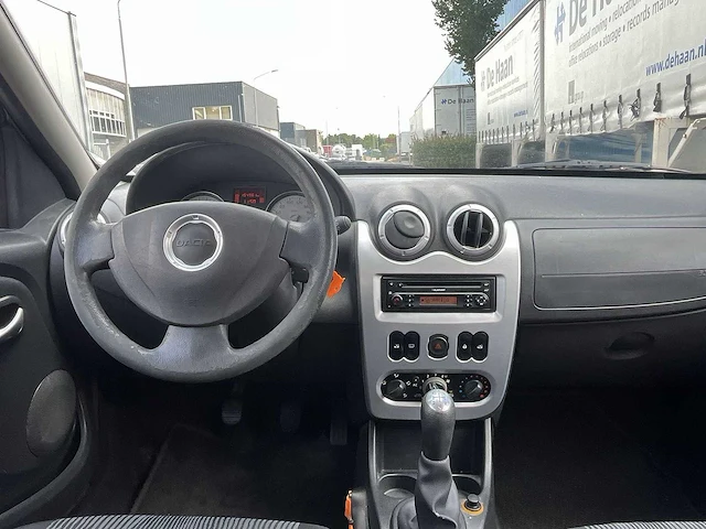 Dacia sandero 1.2 lauréate 2010 | 46-lxg-2 - afbeelding 11 van  22