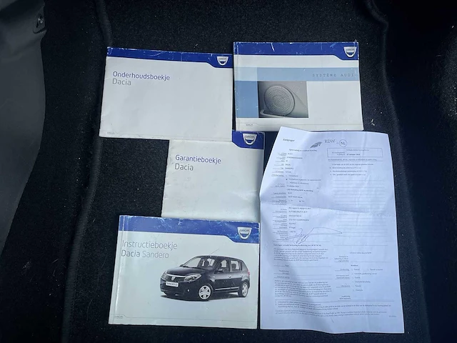 Dacia sandero 1.2 lauréate 2010 | 46-lxg-2 - afbeelding 14 van  22
