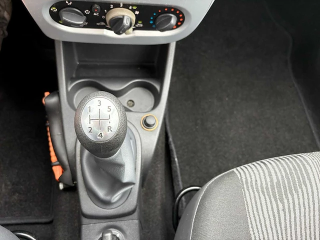 Dacia sandero 1.2 lauréate , 71-jlx-1 - afbeelding 2 van  23