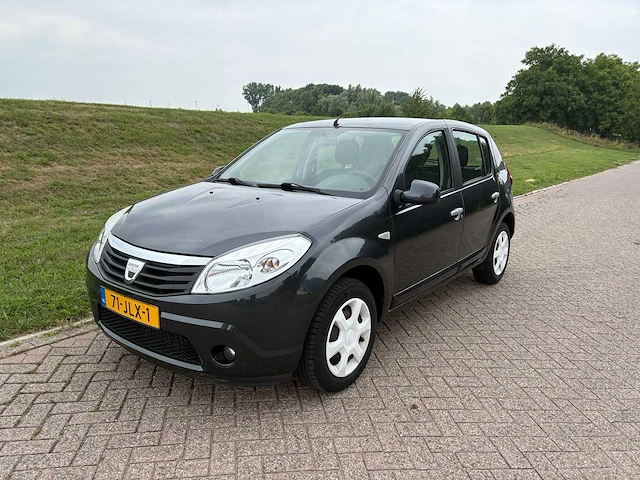 Dacia sandero 1.2 lauréate , 71-jlx-1 - afbeelding 1 van  23