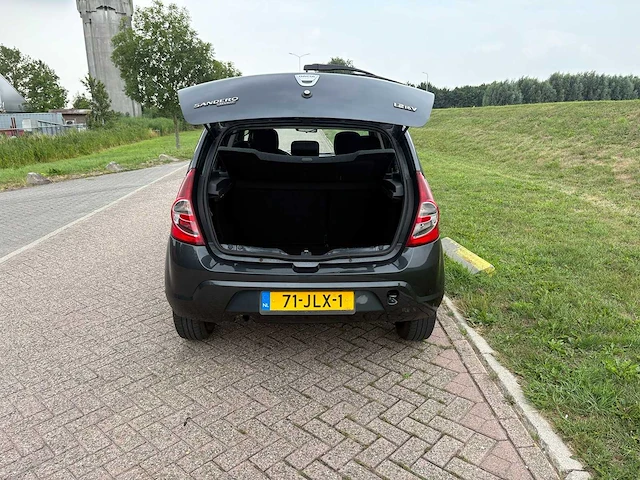 Dacia sandero 1.2 lauréate , 71-jlx-1 - afbeelding 14 van  23