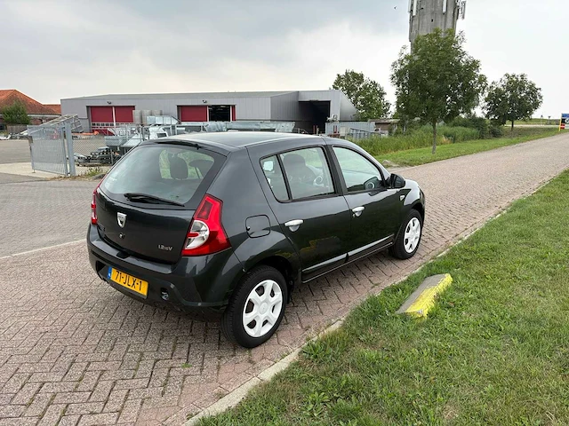 Dacia sandero 1.2 lauréate , 71-jlx-1 - afbeelding 17 van  23