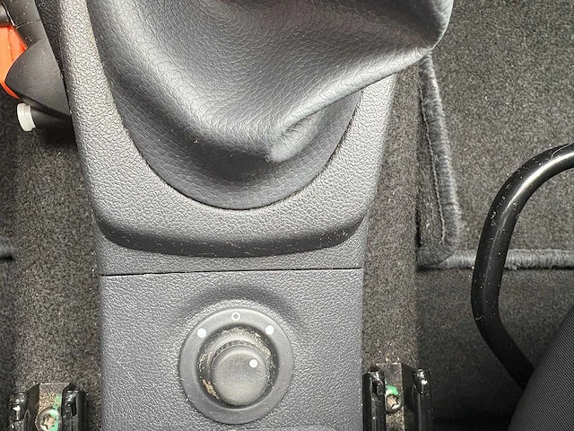 Dacia sandero 1.2 lauréate , 71-jlx-1 - afbeelding 23 van  23