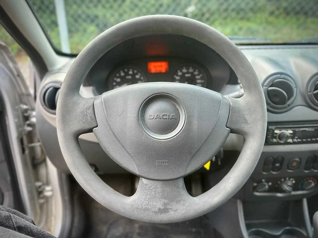 Dacia sandero 1.4, 91-hbt-4 - afbeelding 2 van  13
