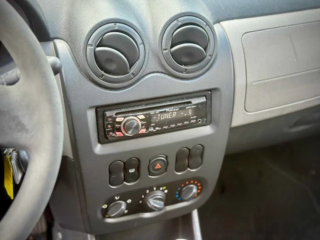 Dacia sandero 1.4, 91-hbt-4 - afbeelding 3 van  13