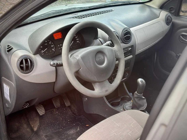 Dacia sandero 1.4, 91-hbt-4 - afbeelding 11 van  13