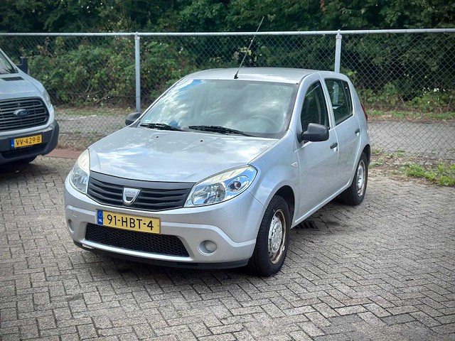 Dacia sandero 1.4, 91-hbt-4 - afbeelding 1 van  13