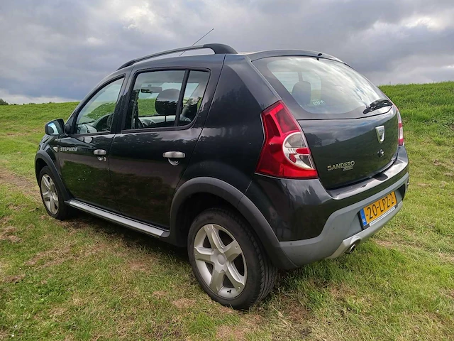Dacia sandero 1.6 stepway, 20-lpz-2 - afbeelding 12 van  17