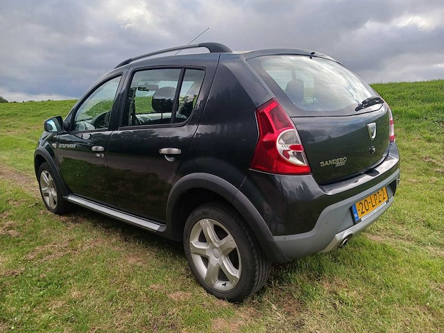 Dacia sandero 1.6 stepway, 20-lpz-2 - afbeelding 12 van  17