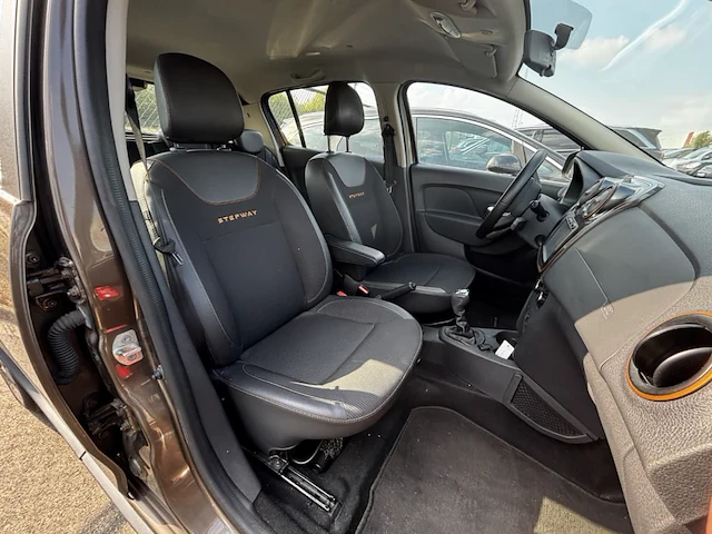 Dacia sandero stepway 0.9 tce explorer easy-r 90 at, 2017 - afbeelding 22 van  27