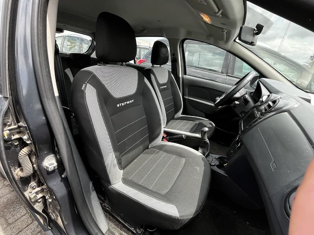 Dacia sandero stepway 1.5 blue dci stepway plus (eu6.2),2020 - afbeelding 14 van  26