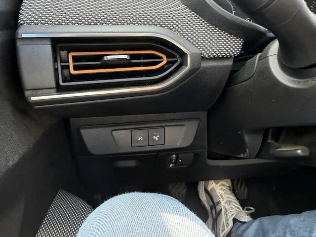 Dacia sandero stepway lpg 1.0 eco-g stepway plus,2021 - afbeelding 8 van  27
