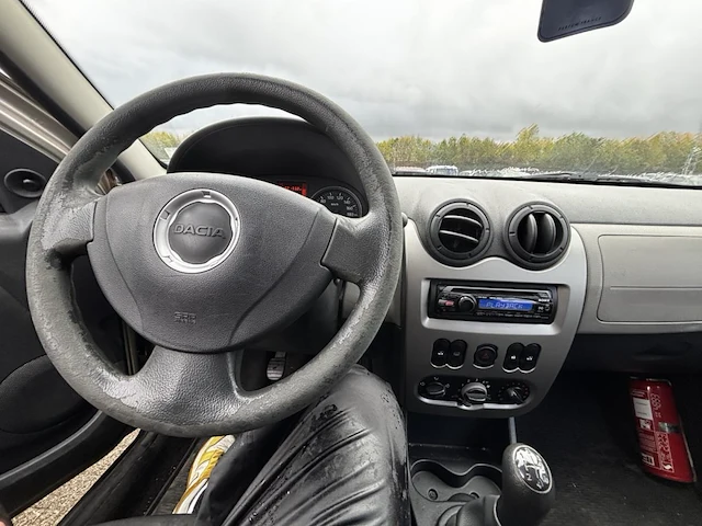 Dacia,2010 - afbeelding 2 van  33