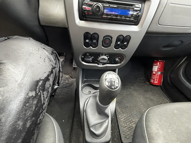 Dacia,2010 - afbeelding 4 van  33