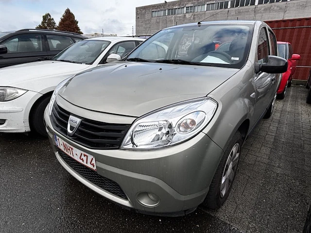 Dacia,2010 - afbeelding 1 van  33