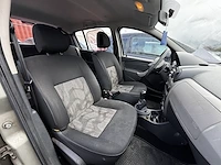 Dacia,2010 - afbeelding 13 van  33