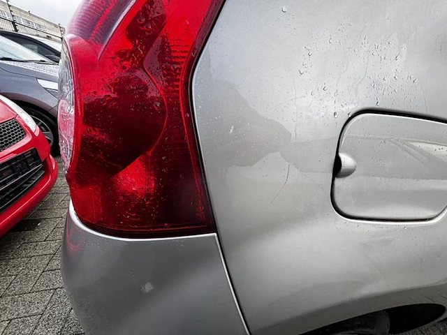 Dacia,2010 - afbeelding 18 van  33