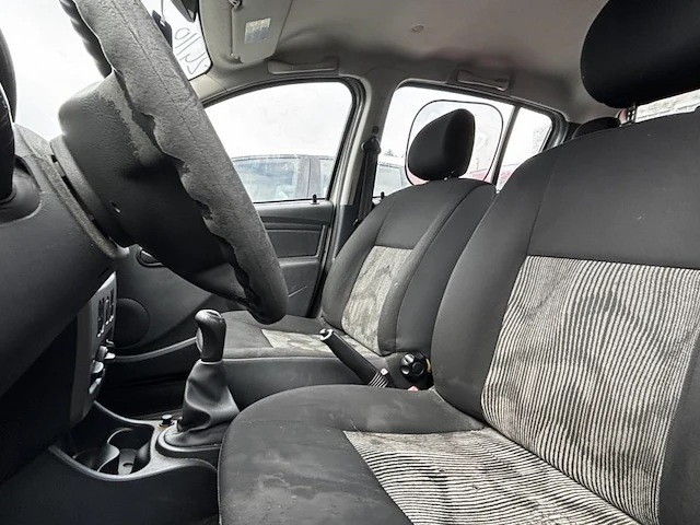 Dacia,2010 - afbeelding 32 van  33