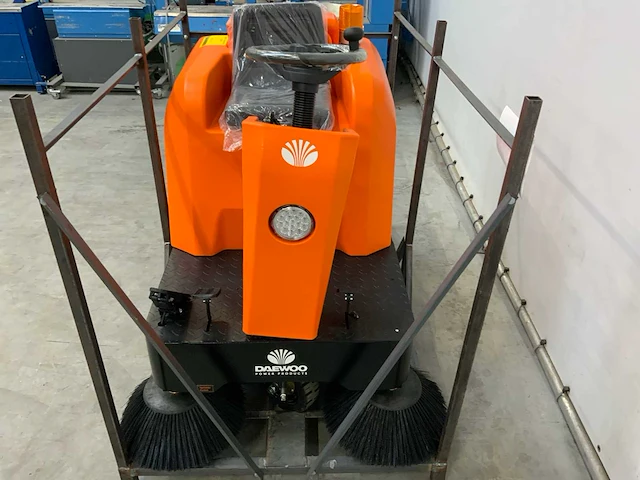 Daewoo - 2024 - das80 - zelfrijdende veegmachine - afbeelding 8 van  10