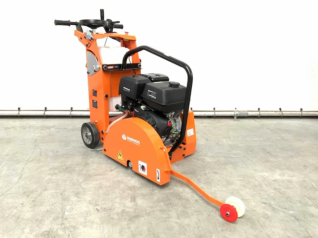 Daewoo - 2024 - datmf20-4 - benzine vloerzaagmachine - afbeelding 1 van  12