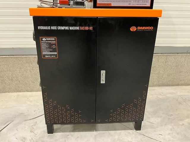 Daewoo - 2025 - 5100 - hydraulische pers - afbeelding 16 van  17