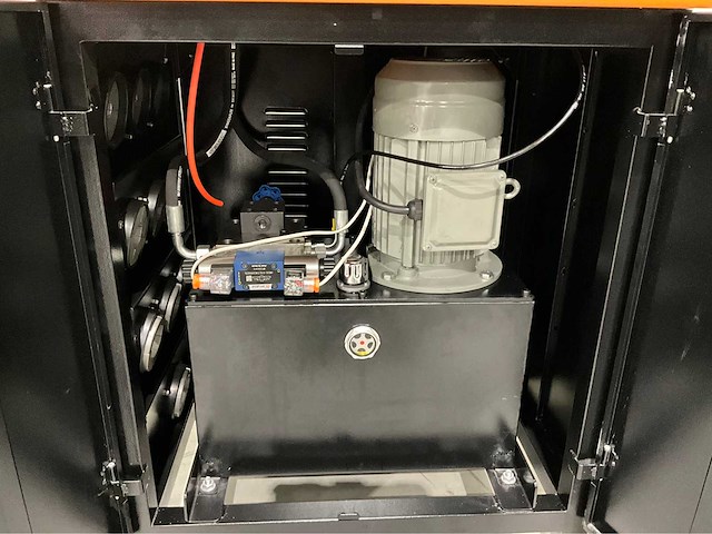 Daewoo - 2025 - 5100 - hydraulische pers - afbeelding 15 van  17