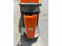 Daewoo - 2025 - daf r70 - zelfrijdende veegmachine - afbeelding 3 van  18