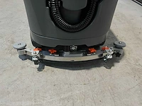 Daewoo - 2025 - daf r70 - zelfrijdende veegmachine - afbeelding 18 van  18