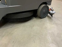 Daewoo - 2025 - daf r70 - zelfrijdende veegmachine - afbeelding 13 van  19