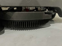 Daewoo - 2025 - daf r70 - zelfrijdende veegmachine - afbeelding 4 van  18