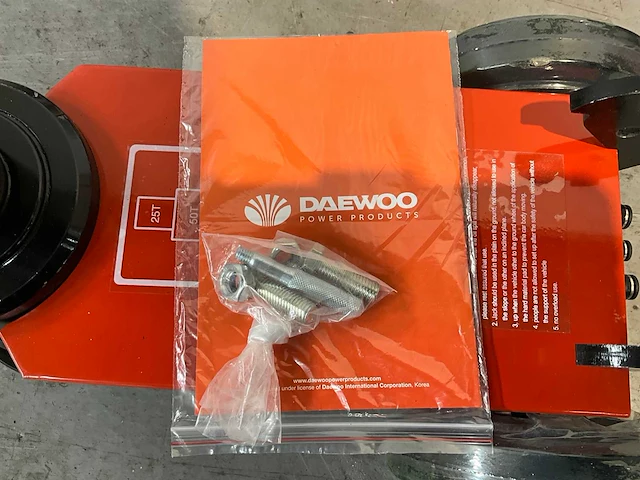 Daewoo - 2025 - dahj 50t hydrolic - garagekrik - afbeelding 3 van  13