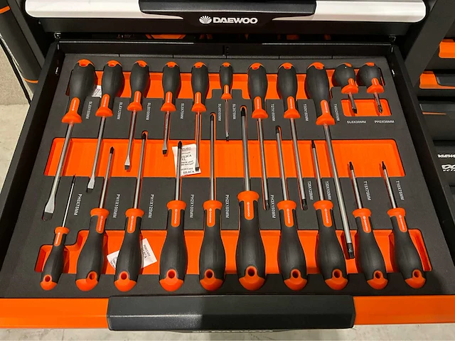 Daewoo - 2025 - damws67 - gereedschapswagen - afbeelding 19 van  23