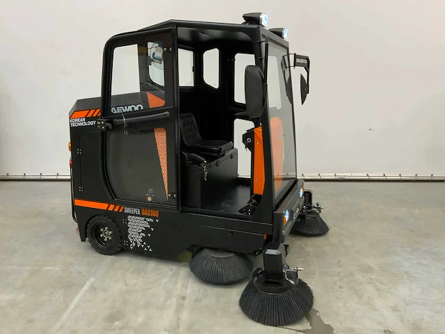 Daewoo - 2025 - das 100 - zelfrijdende veegmachine - afbeelding 1 van  26