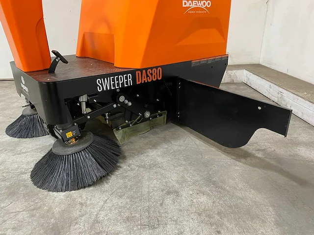 Daewoo - 2025 - das 80 - zelfrijdende veegmachine - afbeelding 3 van  18